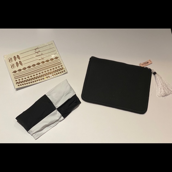 💋2/$30💋 Victoria Secret bundle pack - Picture 2 of 3